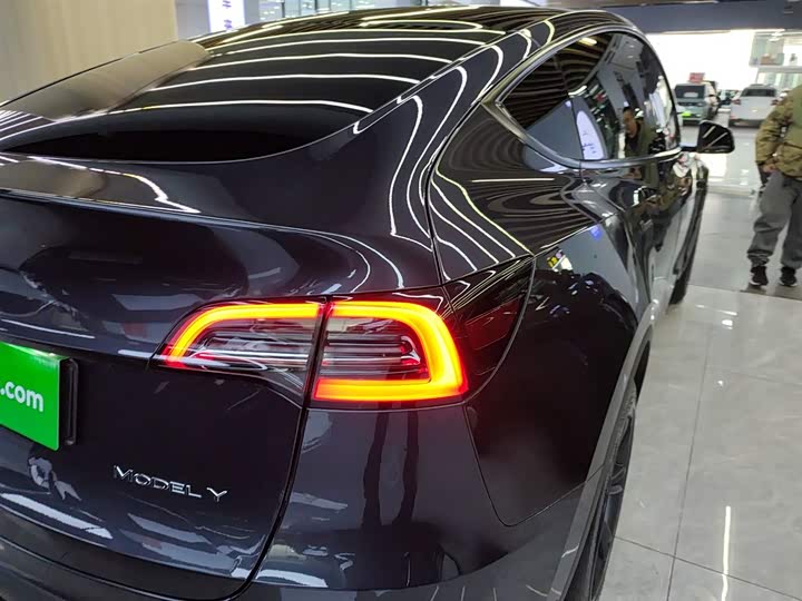 Фото 8 - Tesla Model Y