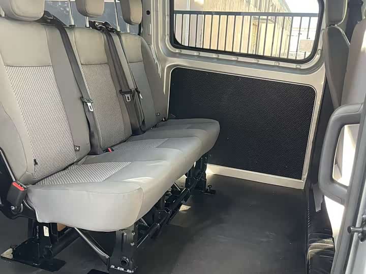 Фото 9 - Ford Transit