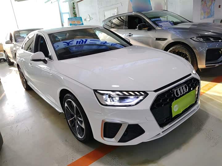 Фото 4 - Audi A4L