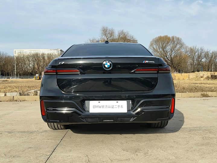 Фото 5 - BMW i7