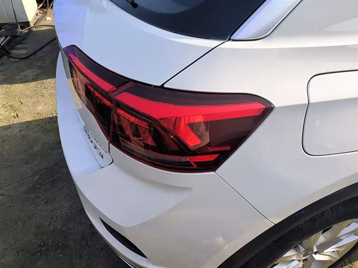 Фото 8 - Volkswagen T-Roc