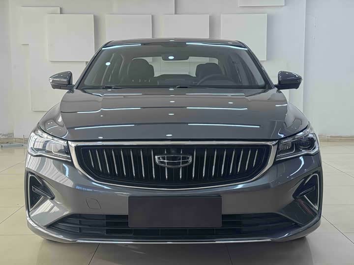 Фото 2 - Geely Emgrand