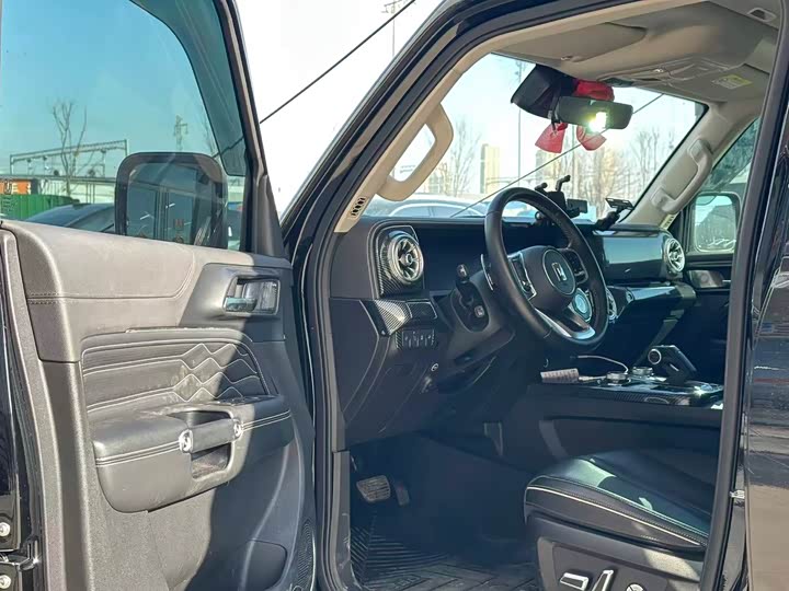 Фото 4 - Tank 300