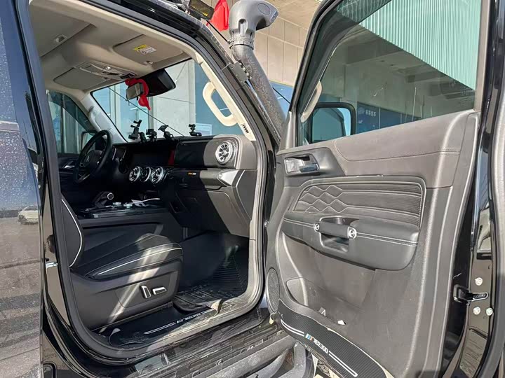 Фото 6 - Tank 300