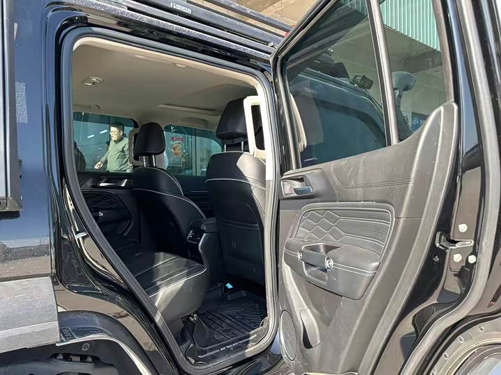 Фото 9 - Tank 300