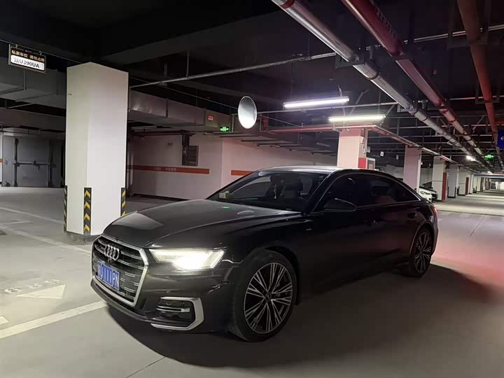 Фото 1 - Audi A6L