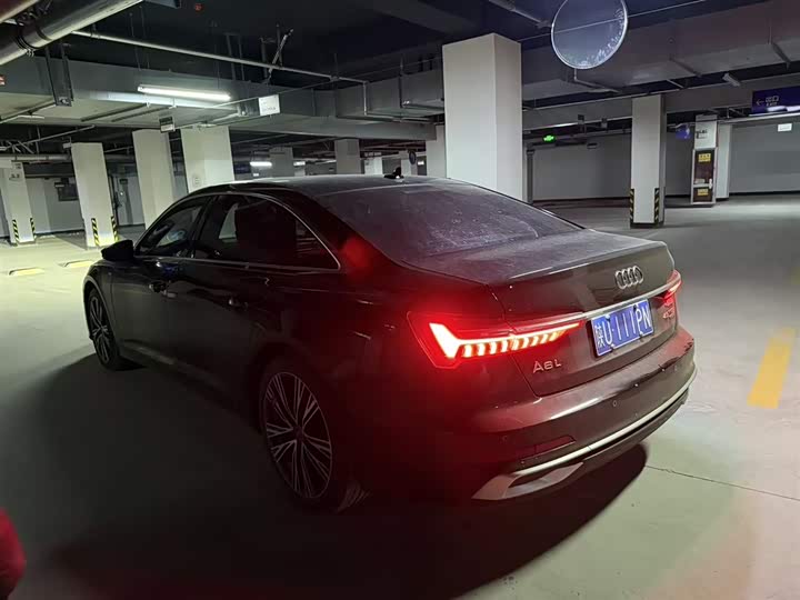 Фото 5 - Audi A6L