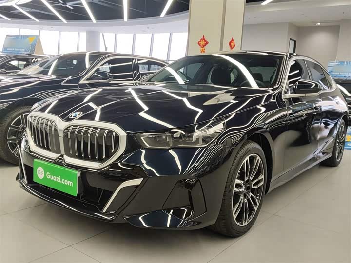 Фото 1 - BMW 5 Series