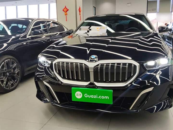 Фото 3 - BMW 5 Series