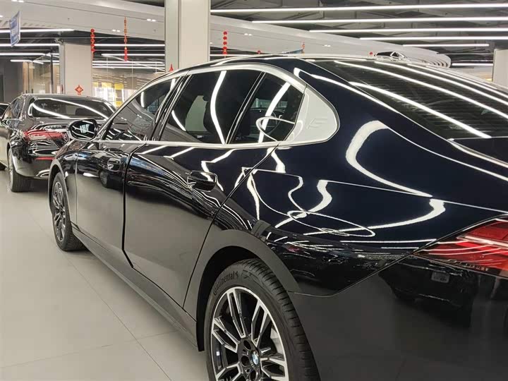 Фото 5 - BMW 5 Series