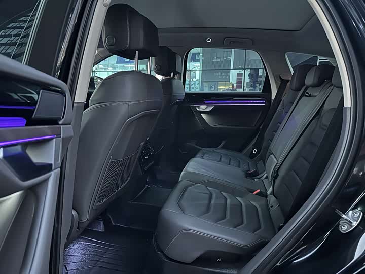 Фото 5 - Volkswagen Touareg