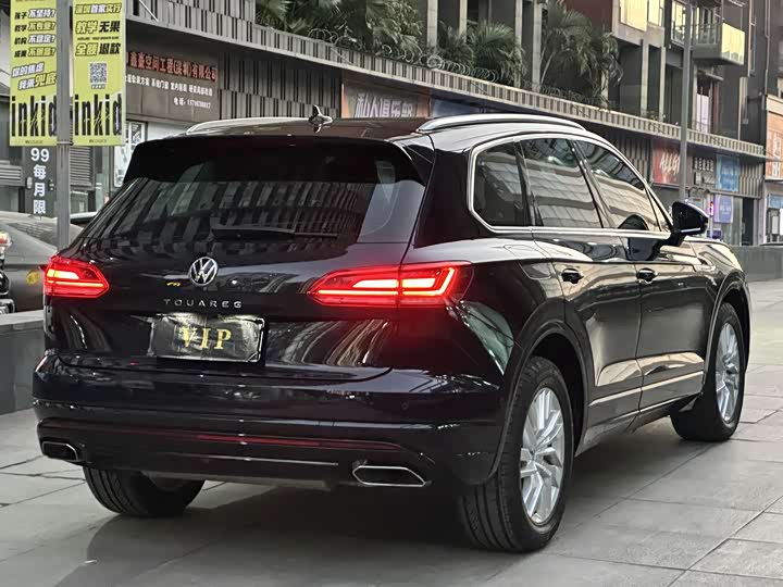 Фото 7 - Volkswagen Touareg