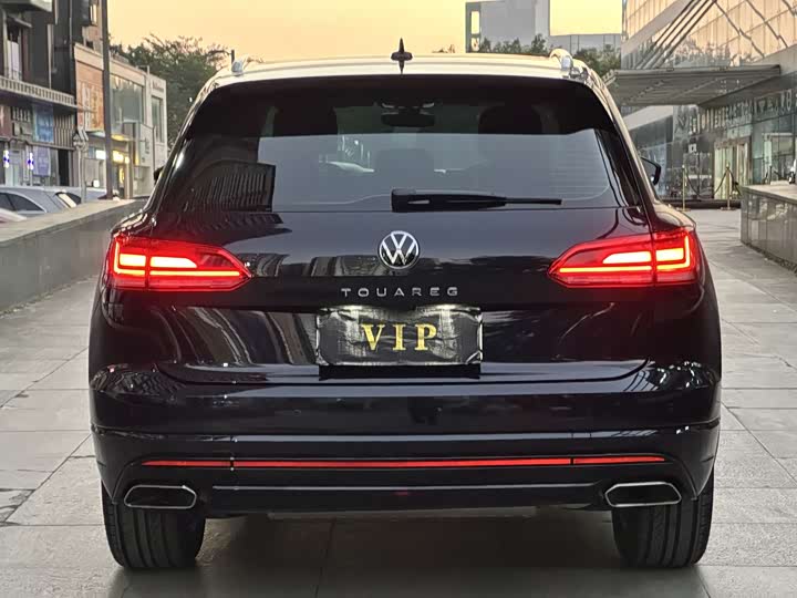 Фото 8 - Volkswagen Touareg