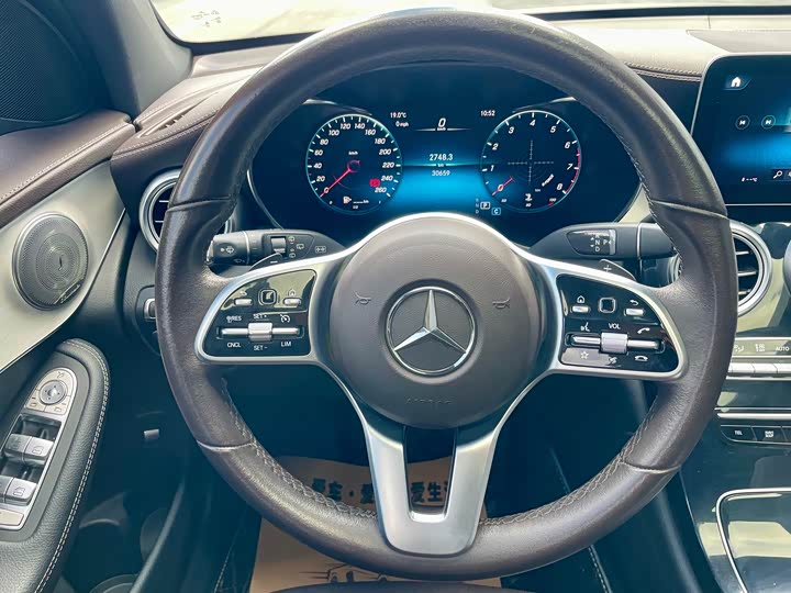 Фото 9 - Mercedes-Benz GLC-Class