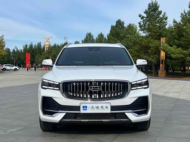 Фото 3 - Geely Monjaro