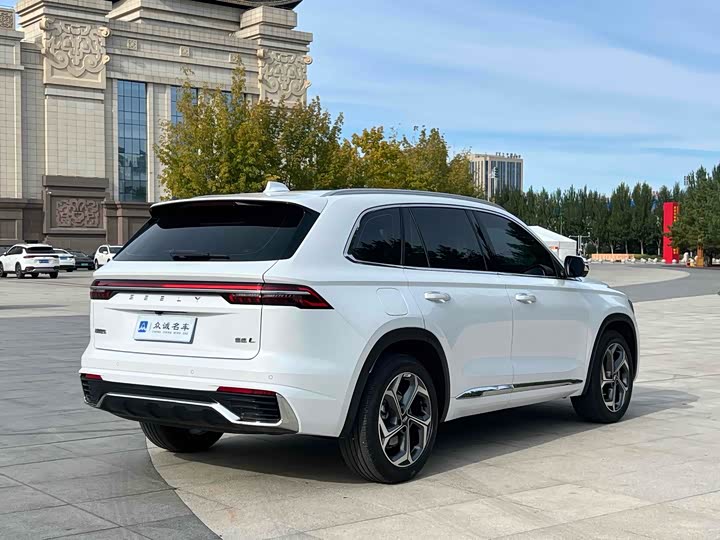 Фото 7 - Geely Monjaro