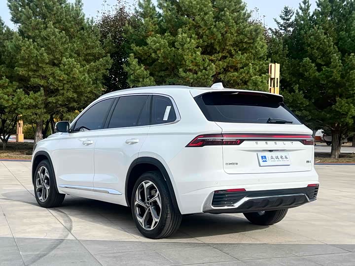 Фото 9 - Geely Monjaro