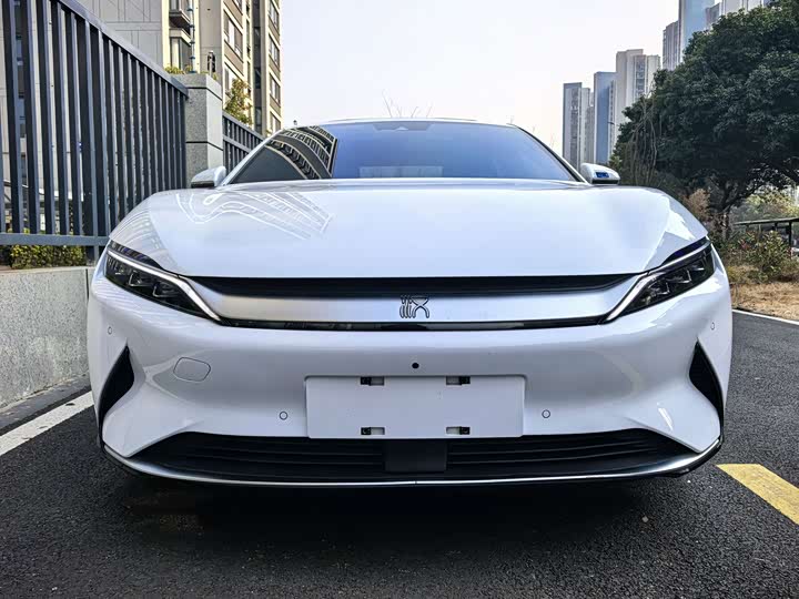 Фото 3 - BYD Han