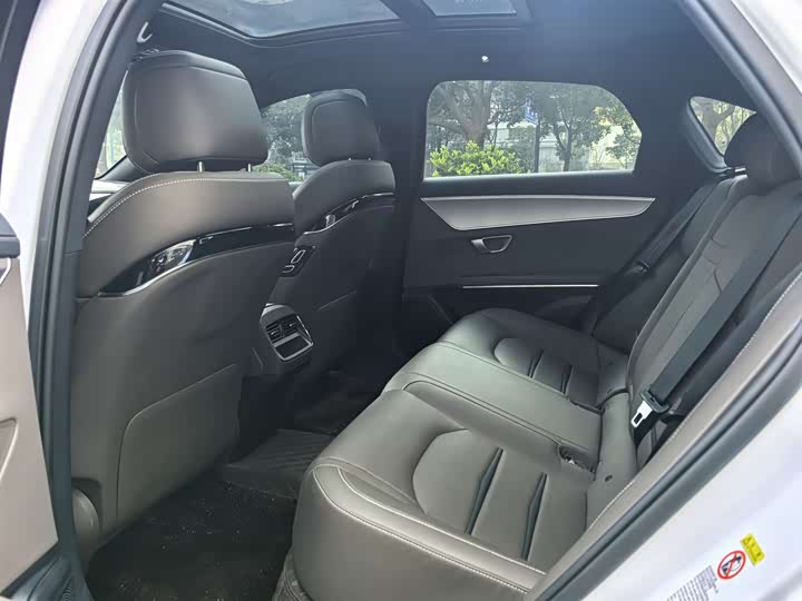 Фото 9 - BYD Han