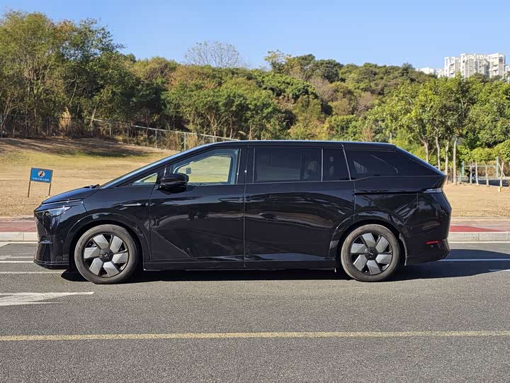 Фото 7 - XPeng X9