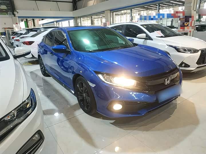 Фото 4 - Honda Civic