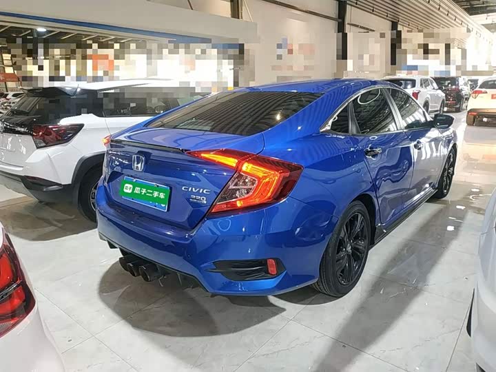 Фото 7 - Honda Civic