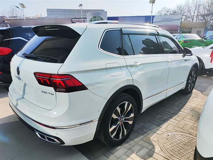 Фото 7 - Volkswagen Tiguan L Pro
