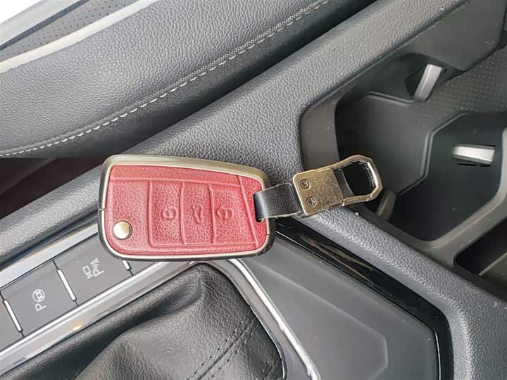 Фото 9 - Volkswagen Tiguan L Pro