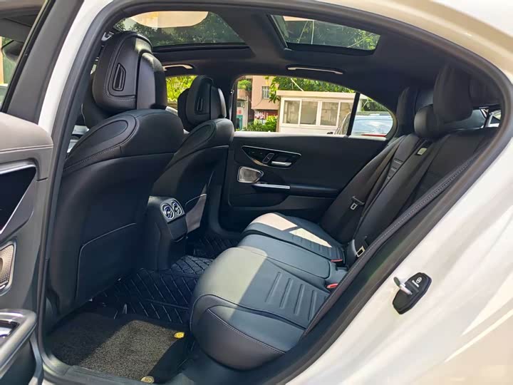 Фото 8 - Mercedes-Benz C-Class