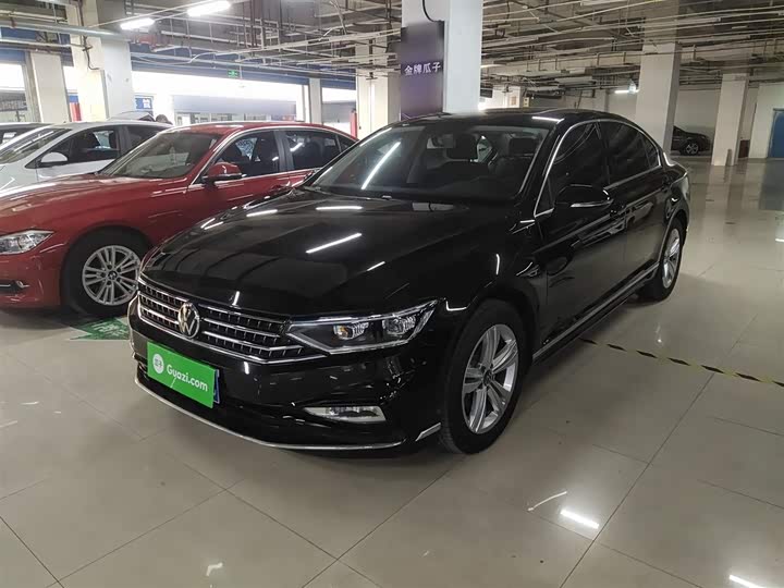 Фото 2 - Volkswagen Magotan