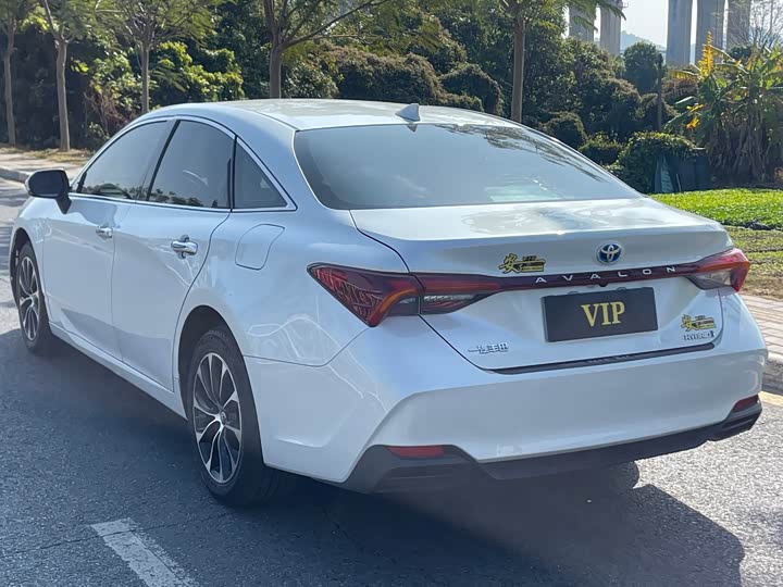 Фото 5 - Toyota Avalon