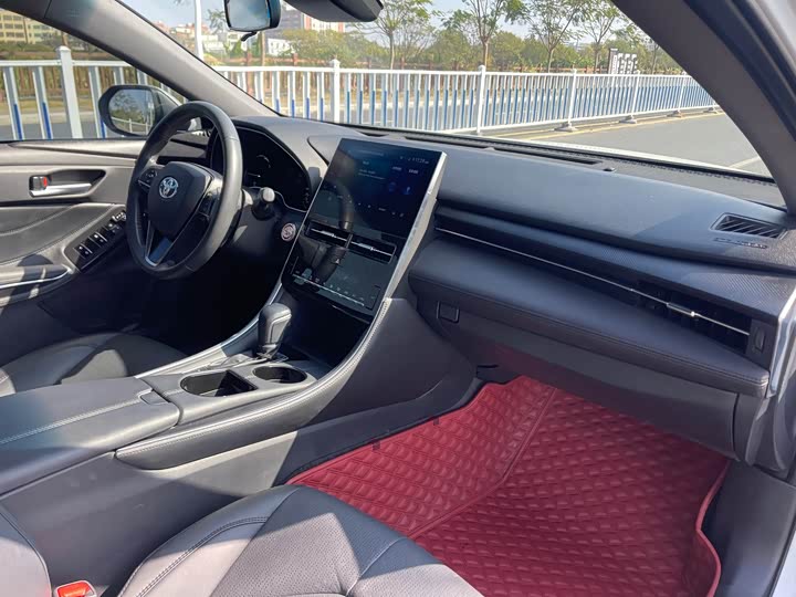 Фото 6 - Toyota Avalon