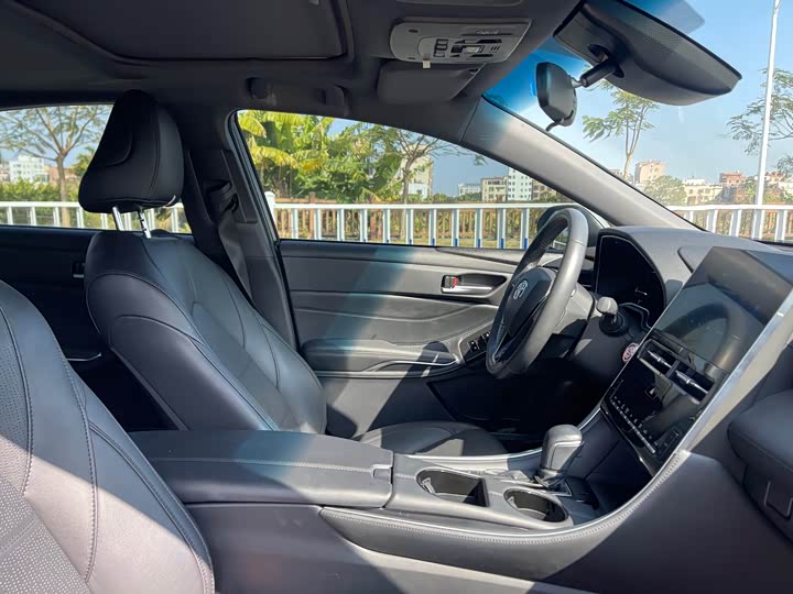 Фото 7 - Toyota Avalon