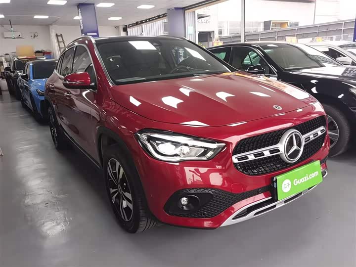 Фото 4 - Mercedes-Benz GLA-Class