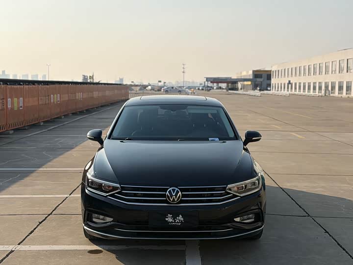 Фото 2 - Volkswagen Magotan