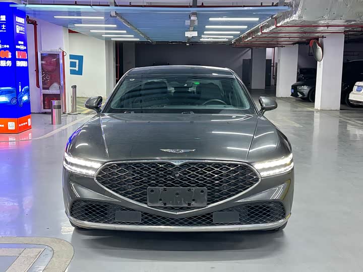 Фото 2 - Genesis G90