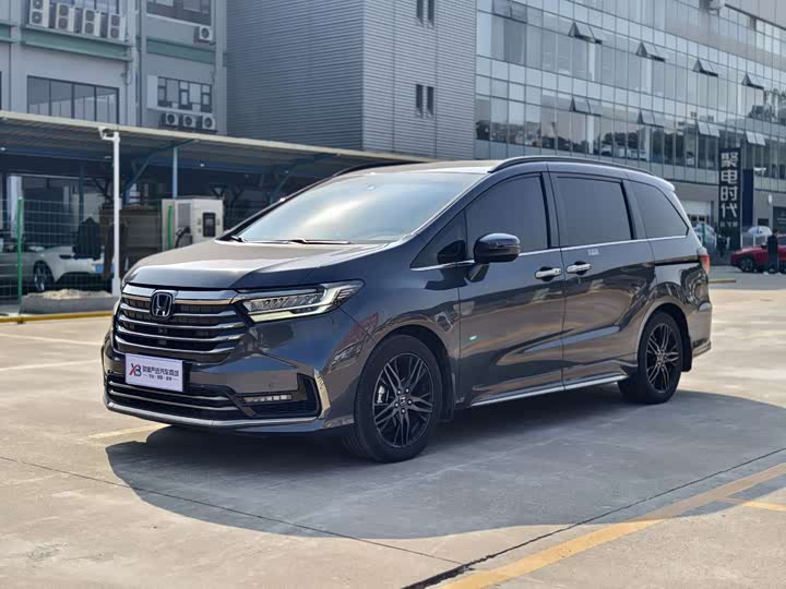 Фото 1 - Honda Odyssey