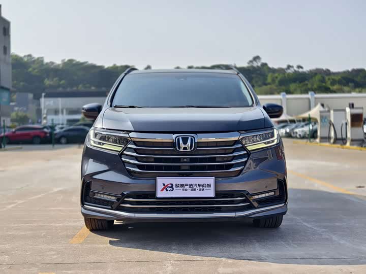 Фото 2 - Honda Odyssey