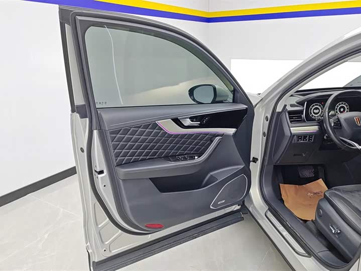 Фото 7 - Hongqi HS5