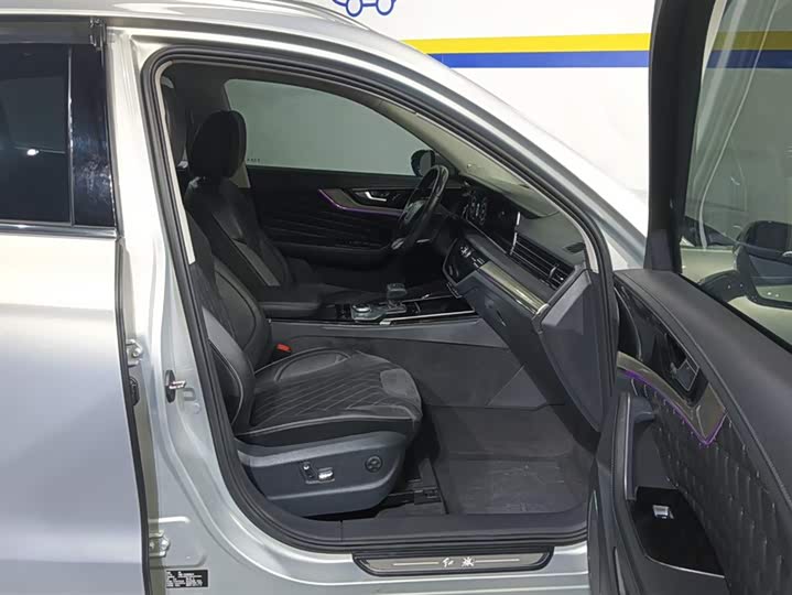 Фото 8 - Hongqi HS5