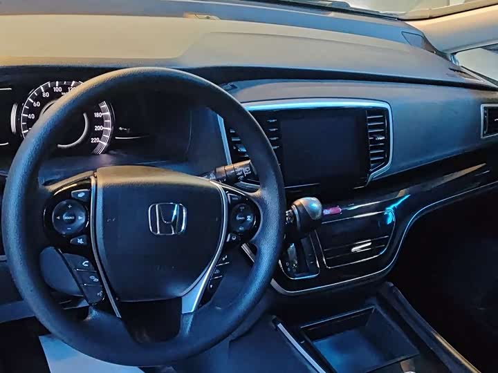 Фото 5 - Honda Odyssey