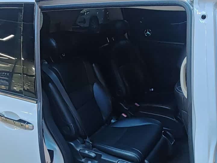 Фото 9 - Honda Odyssey