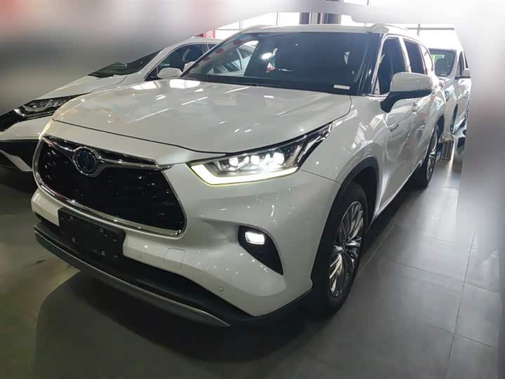 Фото 1 - Toyota Highlander