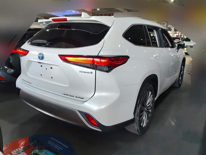 Фото 3 - Toyota Highlander