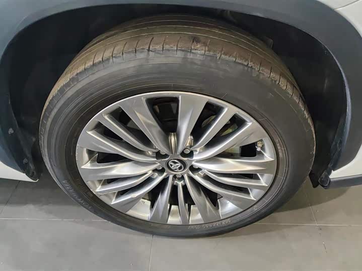 Фото 6 - Toyota Highlander