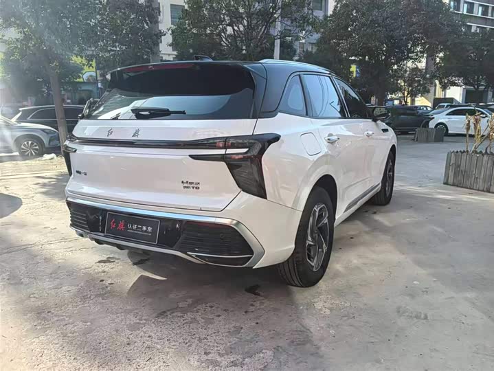 Фото 6 - Hongqi HS3