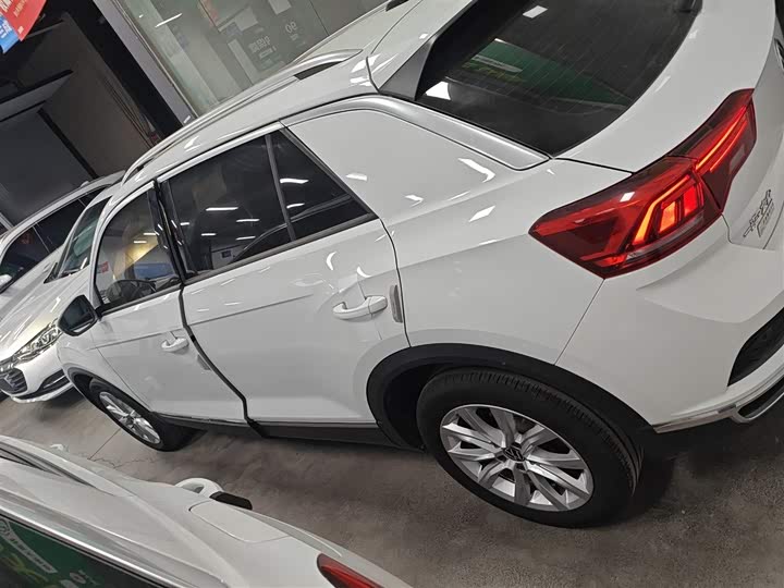 Фото 5 - Volkswagen T-Roc