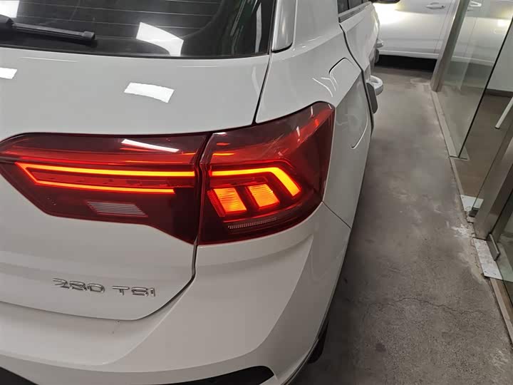 Фото 8 - Volkswagen T-Roc