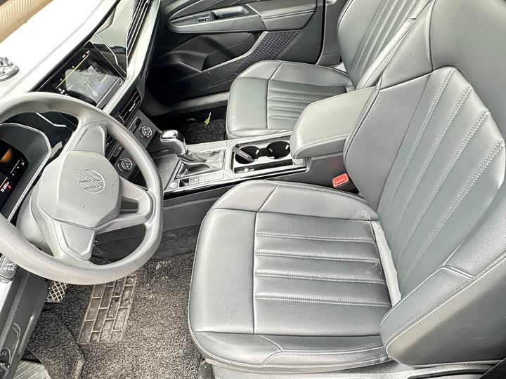 Фото 8 - Volkswagen Passat