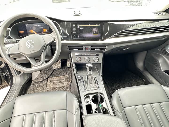 Фото 9 - Volkswagen Passat
